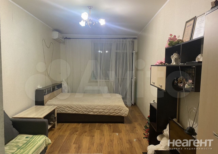 Продается 1-комнатная квартира, 48 м²