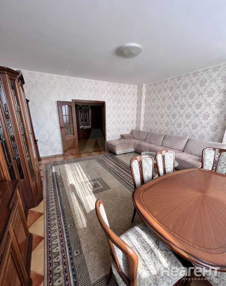 Продается 3-х комнатная квартира, 105 м²