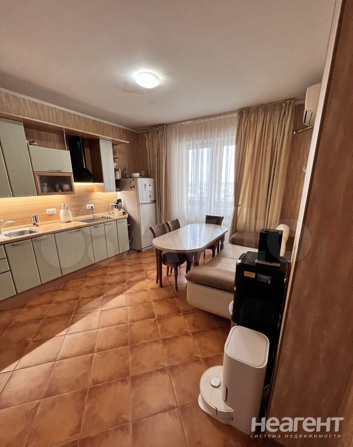 Продается 3-х комнатная квартира, 105 м²