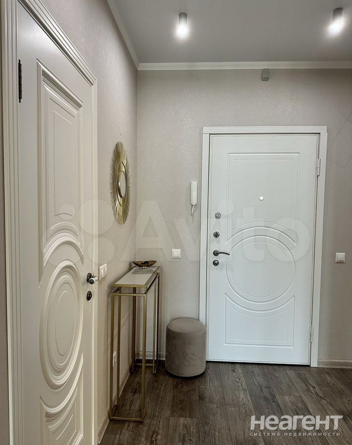 Сдается 1-комнатная квартира, 43 м²