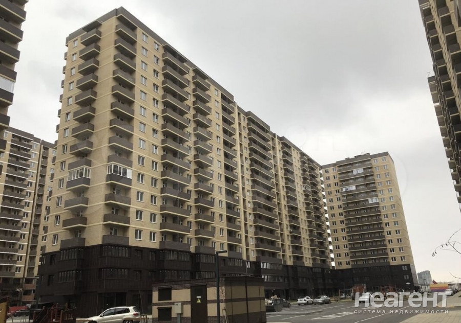 Продается 1-комнатная квартира, 37 м²