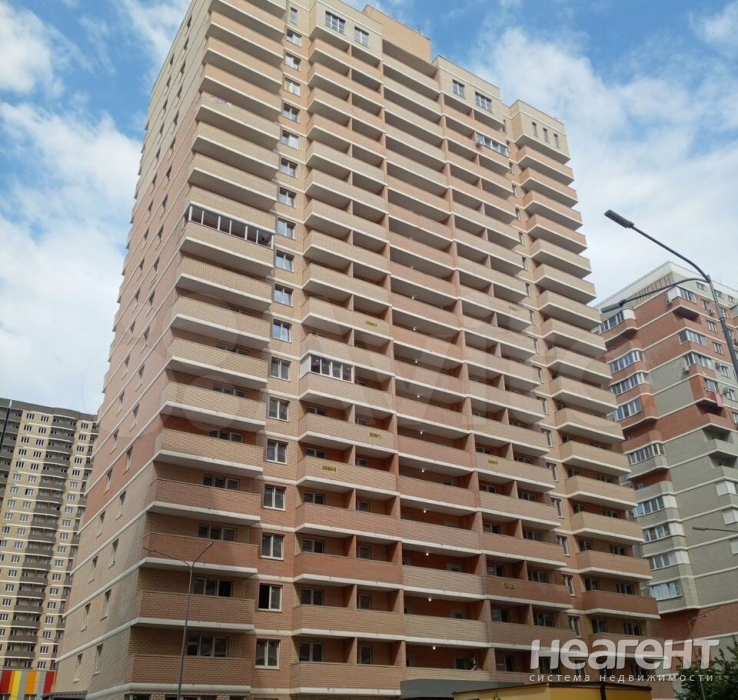 Продается 1-комнатная квартира, 43 м²