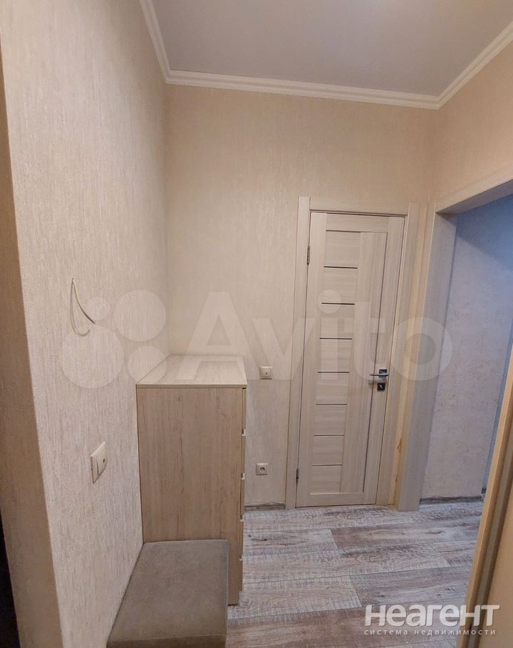 Продается 1-комнатная квартира, 32 м²