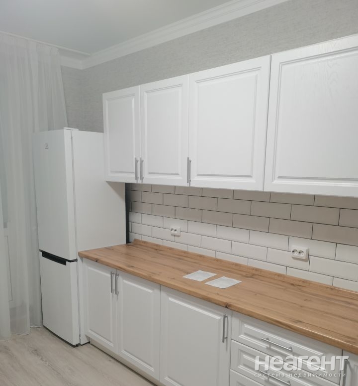 Сдается 2-х комнатная квартира, 72 м²