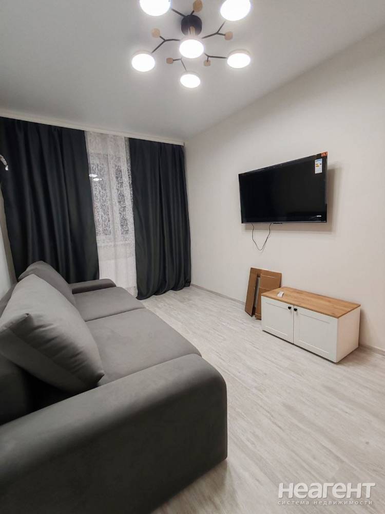 Продается 1-комнатная квартира, 35 м²