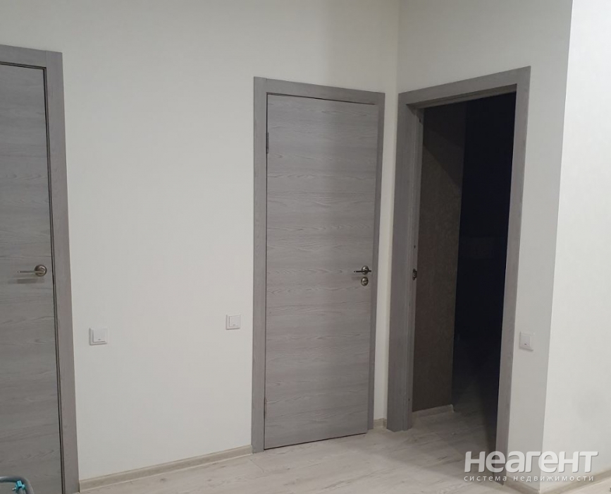 Продается 1-комнатная квартира, 43 м²