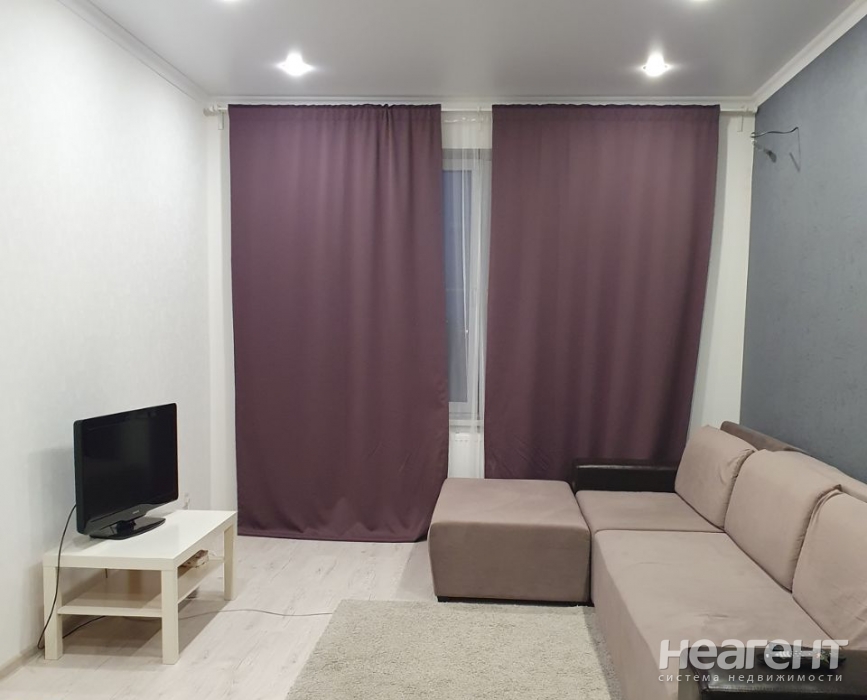 Продается 1-комнатная квартира, 43 м²