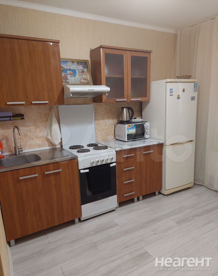 Сдается 1-комнатная квартира, 42 м²