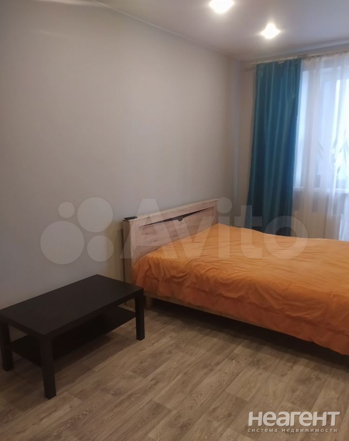 Сдается 1-комнатная квартира, 40 м²