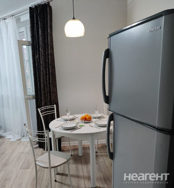 Сдается 1-комнатная квартира, 49,9 м²