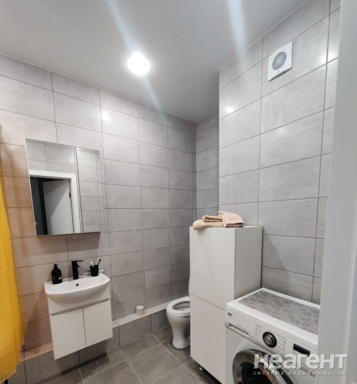 Сдается 1-комнатная квартира, 49,9 м²