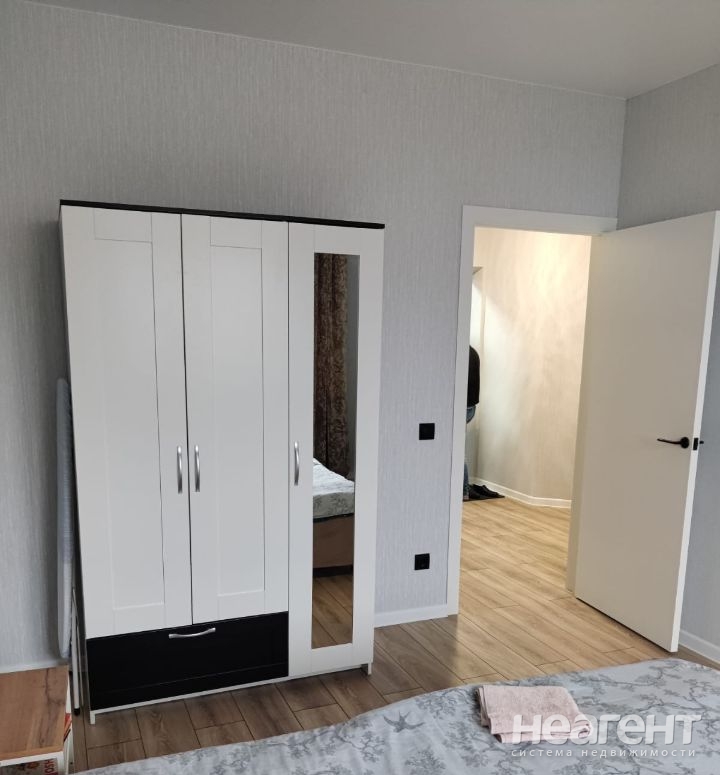 Сдается 1-комнатная квартира, 49,9 м²