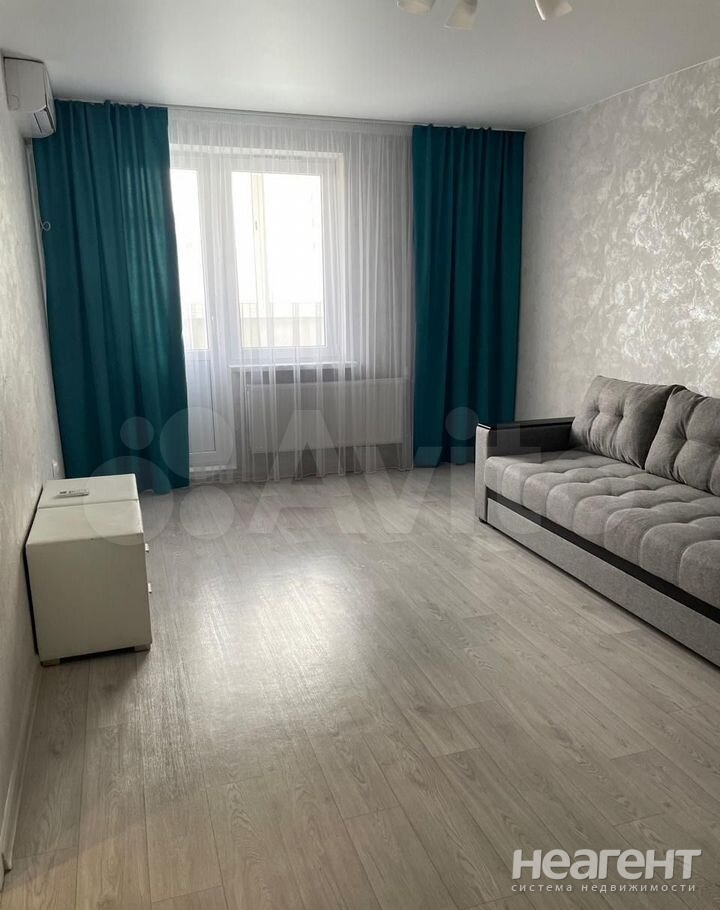 Продается 1-комнатная квартира, 36 м²