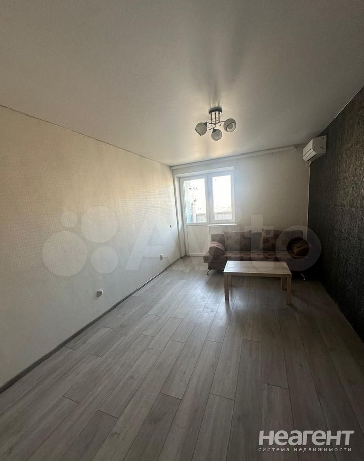 Продается 1-комнатная квартира, 39,9 м²