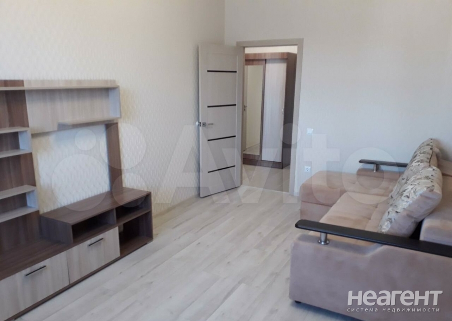 Сдается 1-комнатная квартира, 40 м²