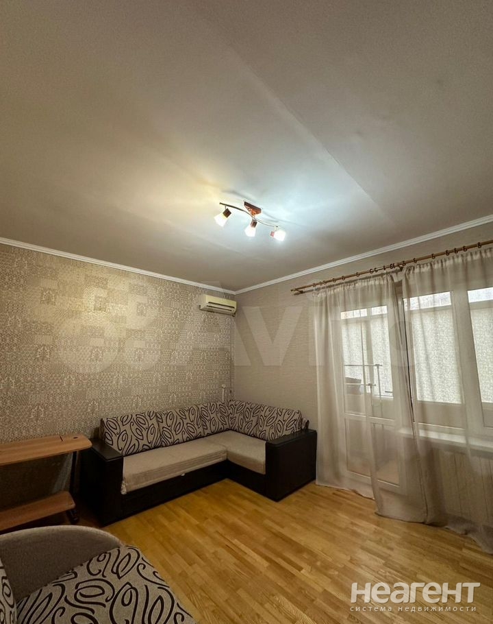 Продается 1-комнатная квартира, 49 м²