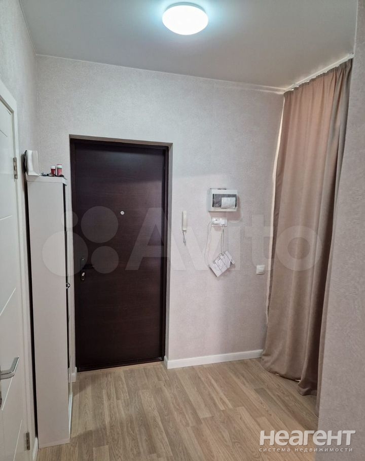 Продается 1-комнатная квартира, 49 м²