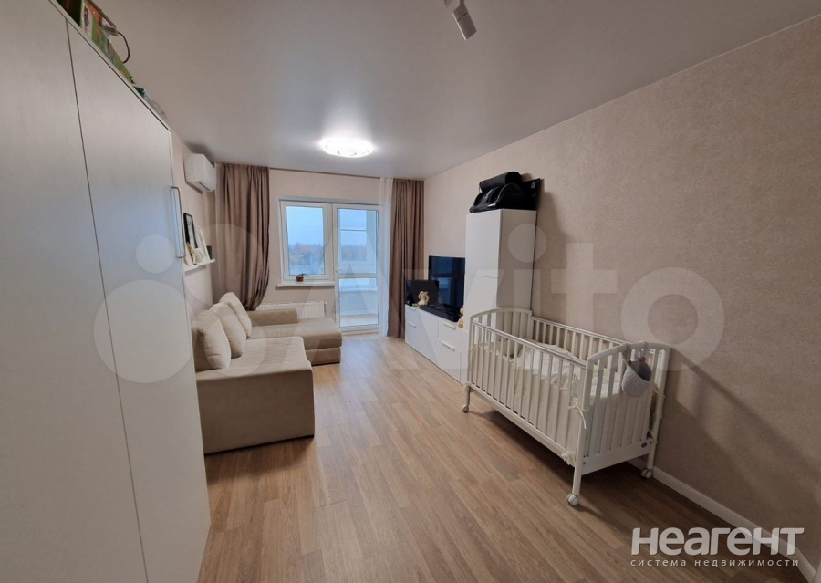 Продается 1-комнатная квартира, 49 м²