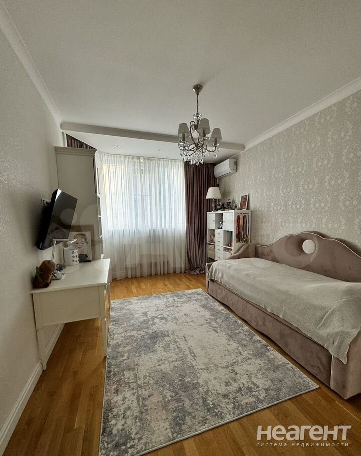 Продается 2-х комнатная квартира, 92 м²