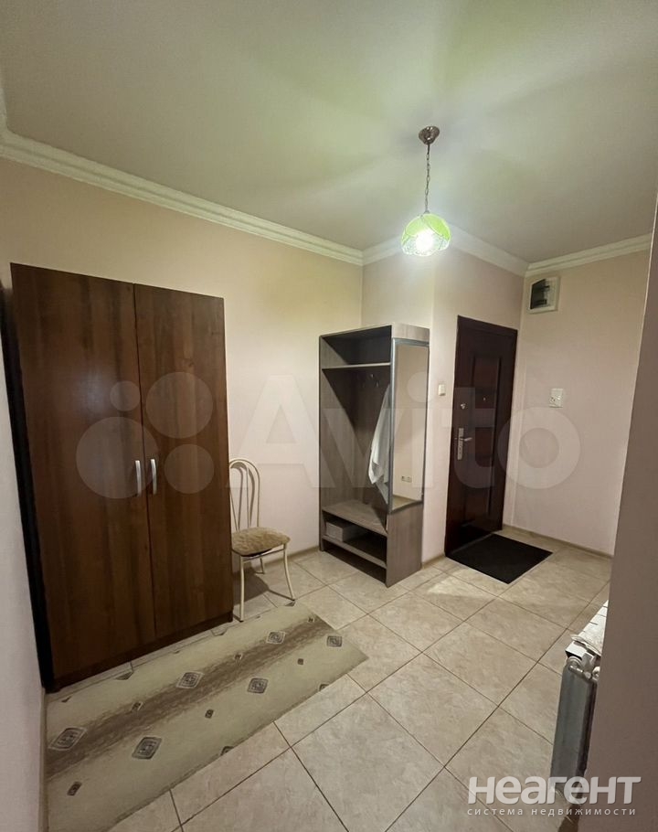 Сдается 2-х комнатная квартира, 80 м²