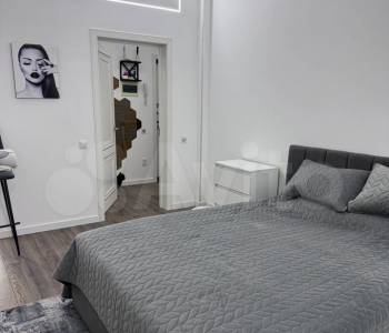 Продается 1-комнатная квартира, 42 м²