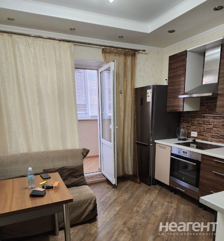 Сдается 1-комнатная квартира, 38 м²