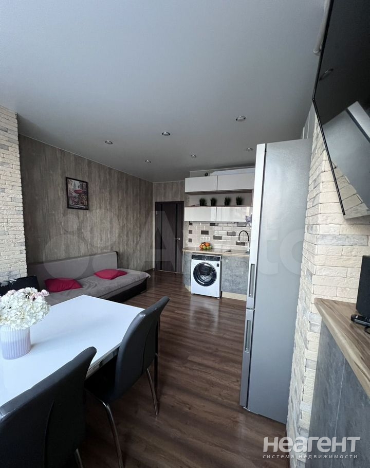 Продается 1-комнатная квартира, 43 м²