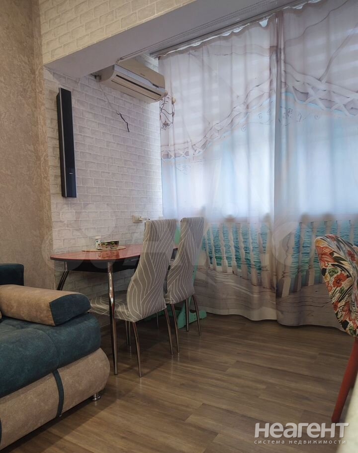 Продается 1-комнатная квартира, 41 м²