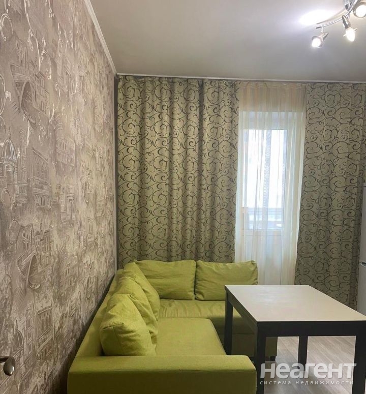 Сдается 1-комнатная квартира, 40 м²