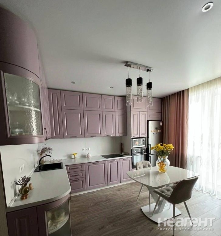 Продается 1-комнатная квартира, 55,8 м²