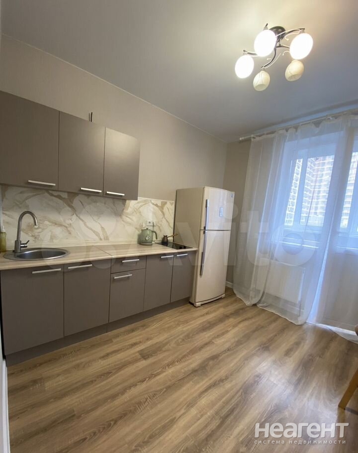 Продается 1-комнатная квартира, 35 м²