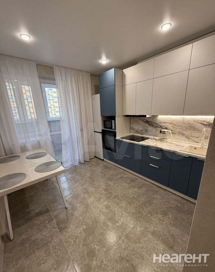 Сдается 1-комнатная квартира, 44 м²