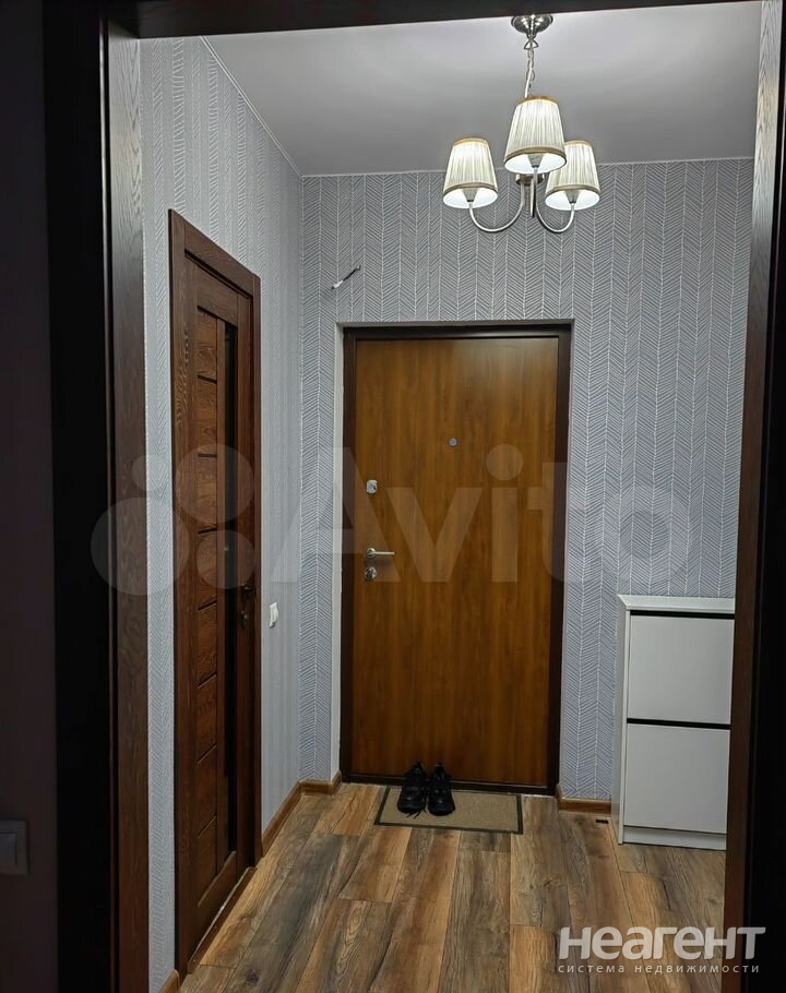 Продается 1-комнатная квартира, 43 м²