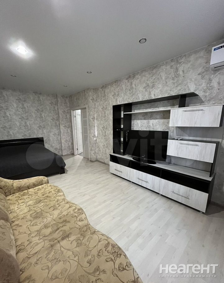 Сдается 1-комнатная квартира, 50 м²