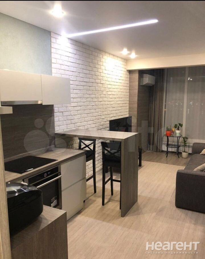 Продается 1-комнатная квартира, 43,5 м²