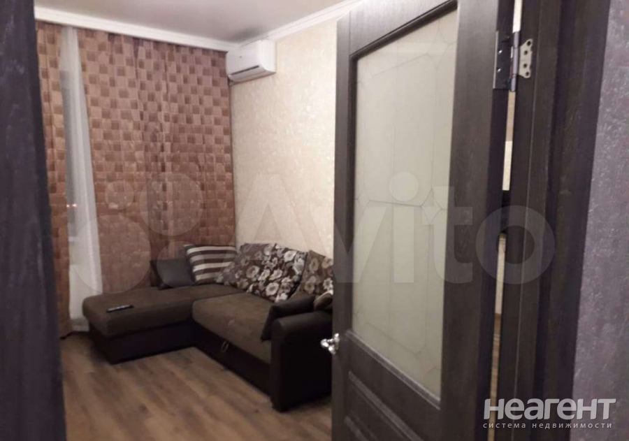 Продается 1-комнатная квартира, 45 м²