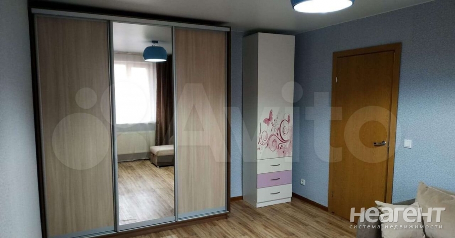 Продается 1-комнатная квартира, 37 м²