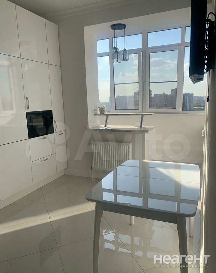 Продается 1-комнатная квартира, 45 м²