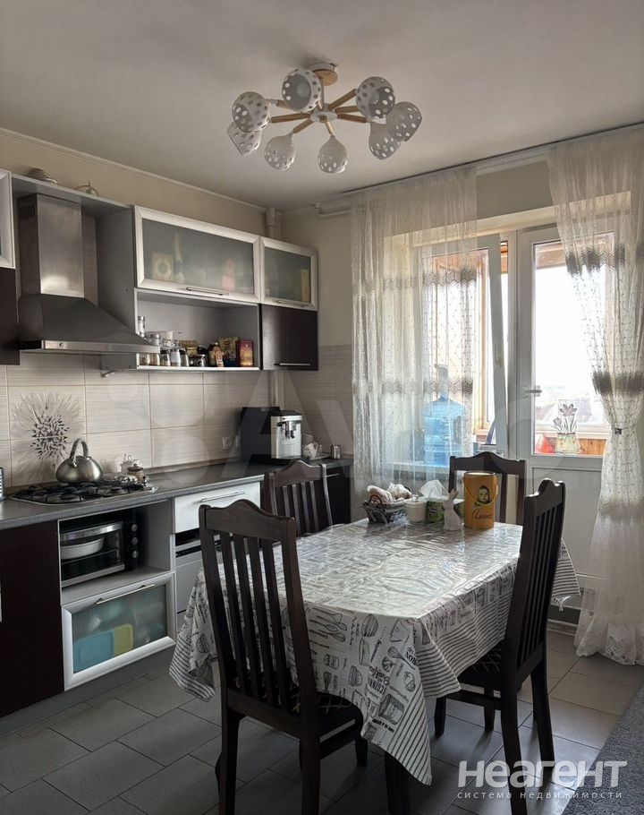 Продается 1-комнатная квартира, 49 м²