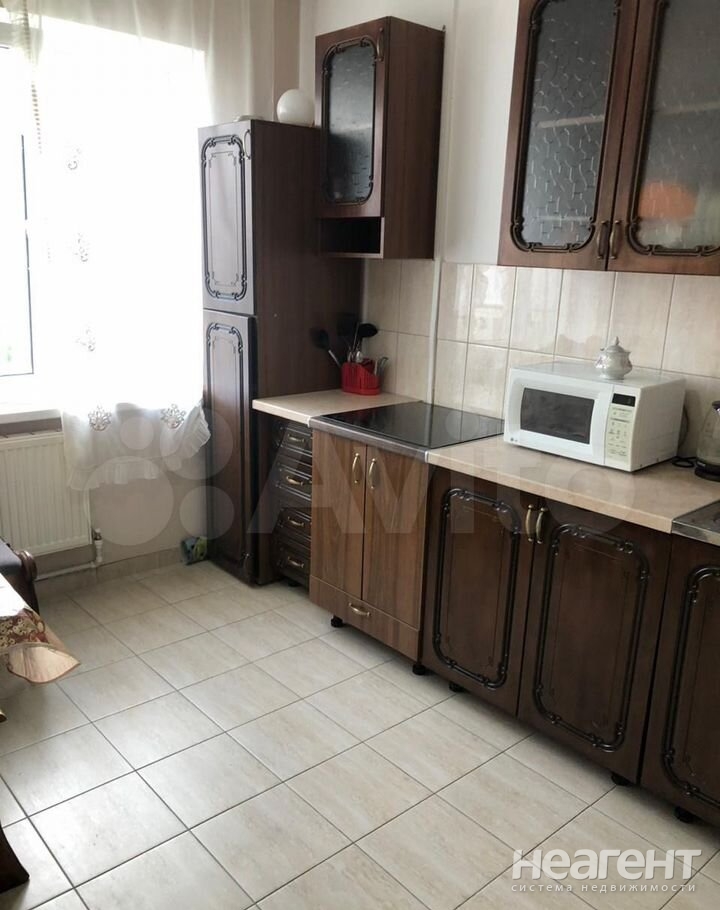 Сдается 1-комнатная квартира, 40 м²