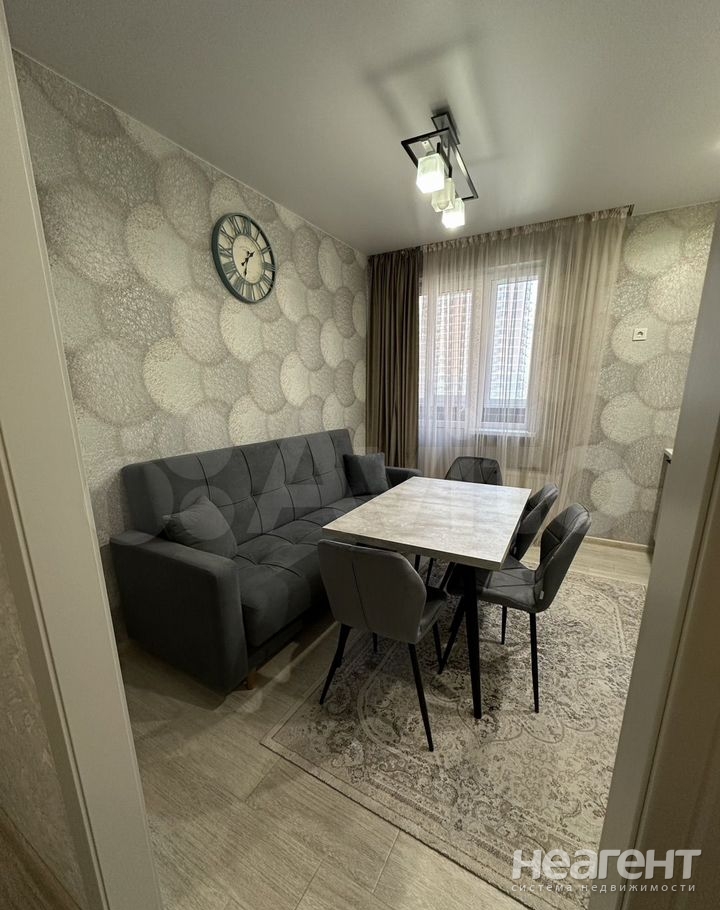 Сдается 1-комнатная квартира, 40 м²