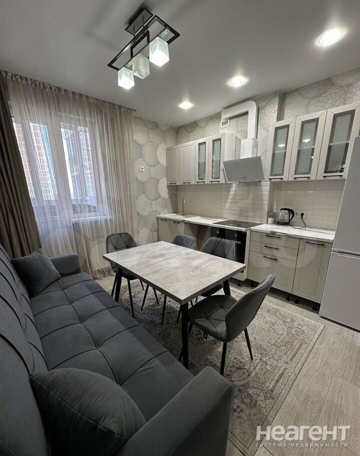 Сдается 1-комнатная квартира, 40 м²