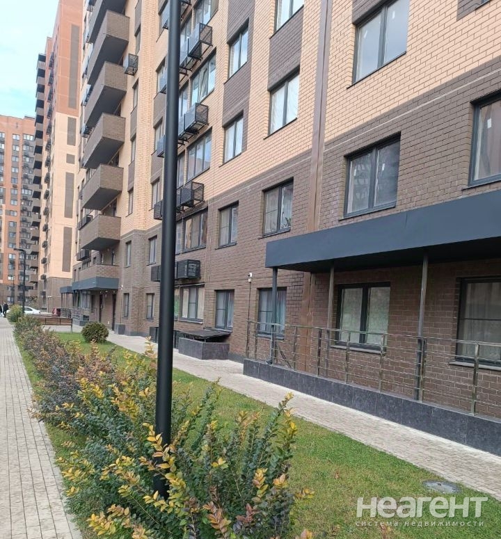 Продается 1-комнатная квартира, 32 м²