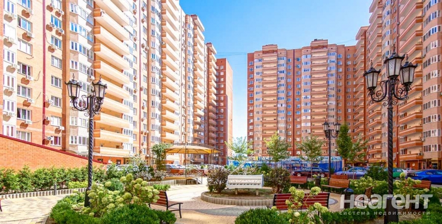 Продается 1-комнатная квартира, 45 м²