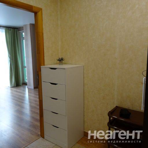 Сдается 1-комнатная квартира, 38 м²