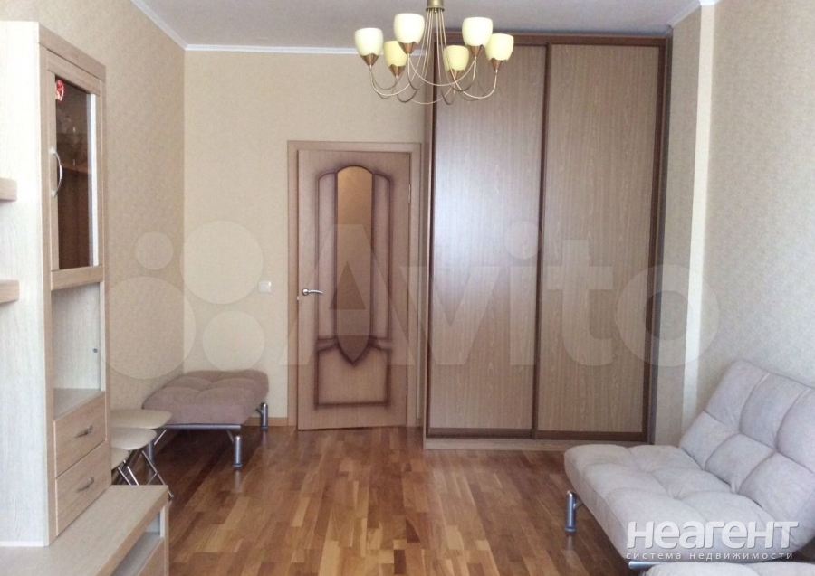 Сдается 1-комнатная квартира, 46 м²