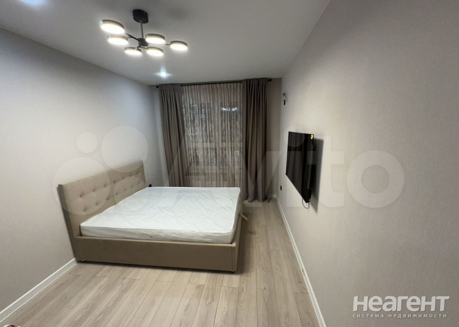 Сдается 1-комнатная квартира, 38 м²