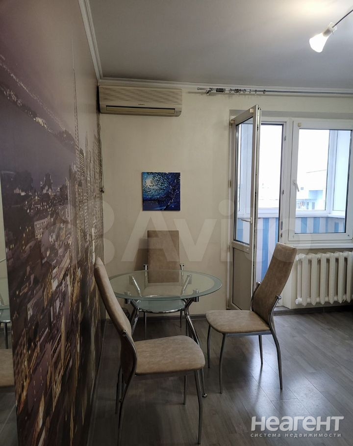 Сдается 1-комнатная квартира, 40 м²