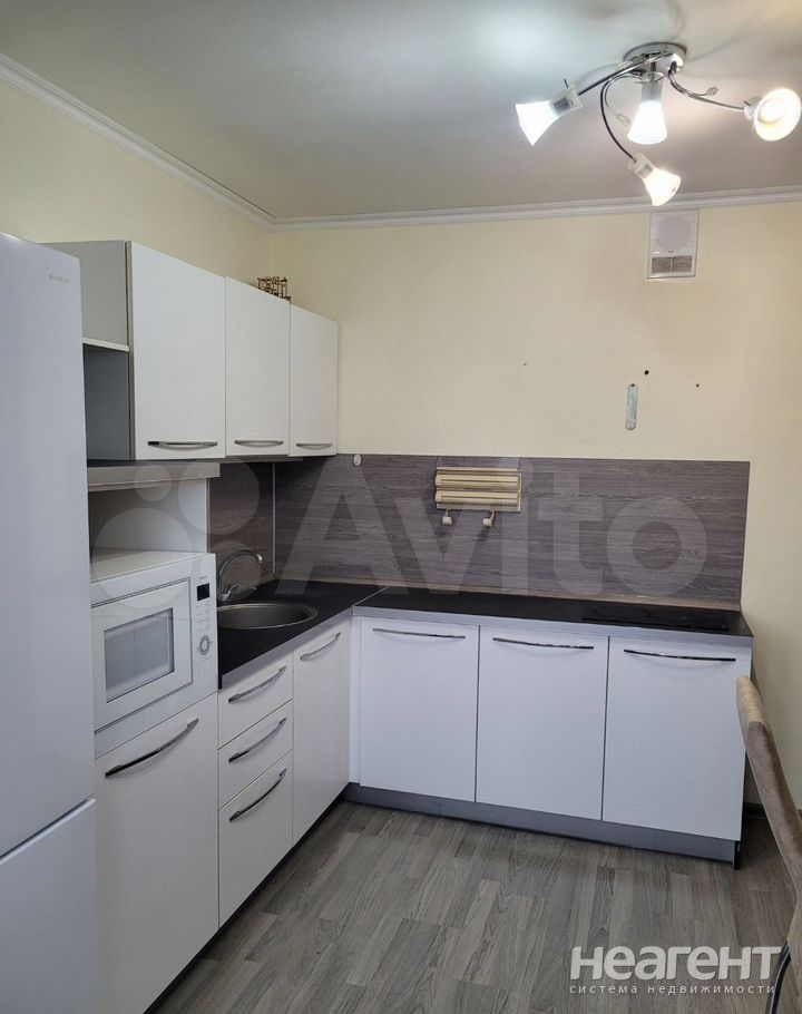 Сдается 1-комнатная квартира, 40 м²