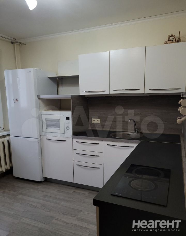 Сдается 1-комнатная квартира, 40 м²